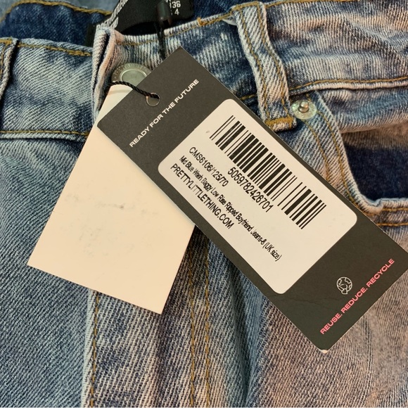 Pretty Little Thing ripped Jeans NWT - Picture 4 of 4